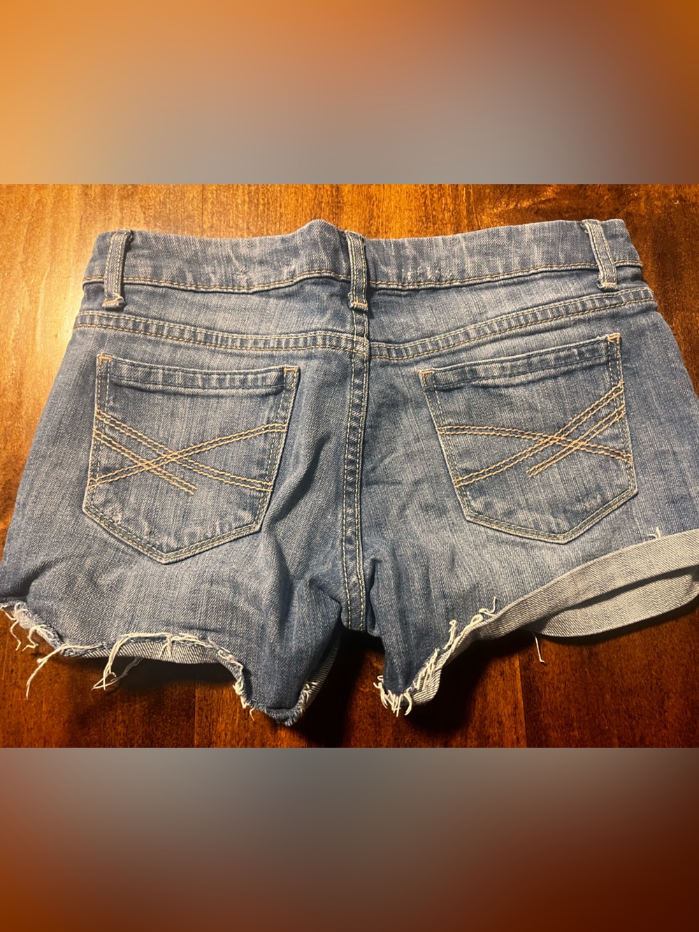 Aeropostale Women’s Sz 1/2 Denim Shorts - Picture 2 of 4